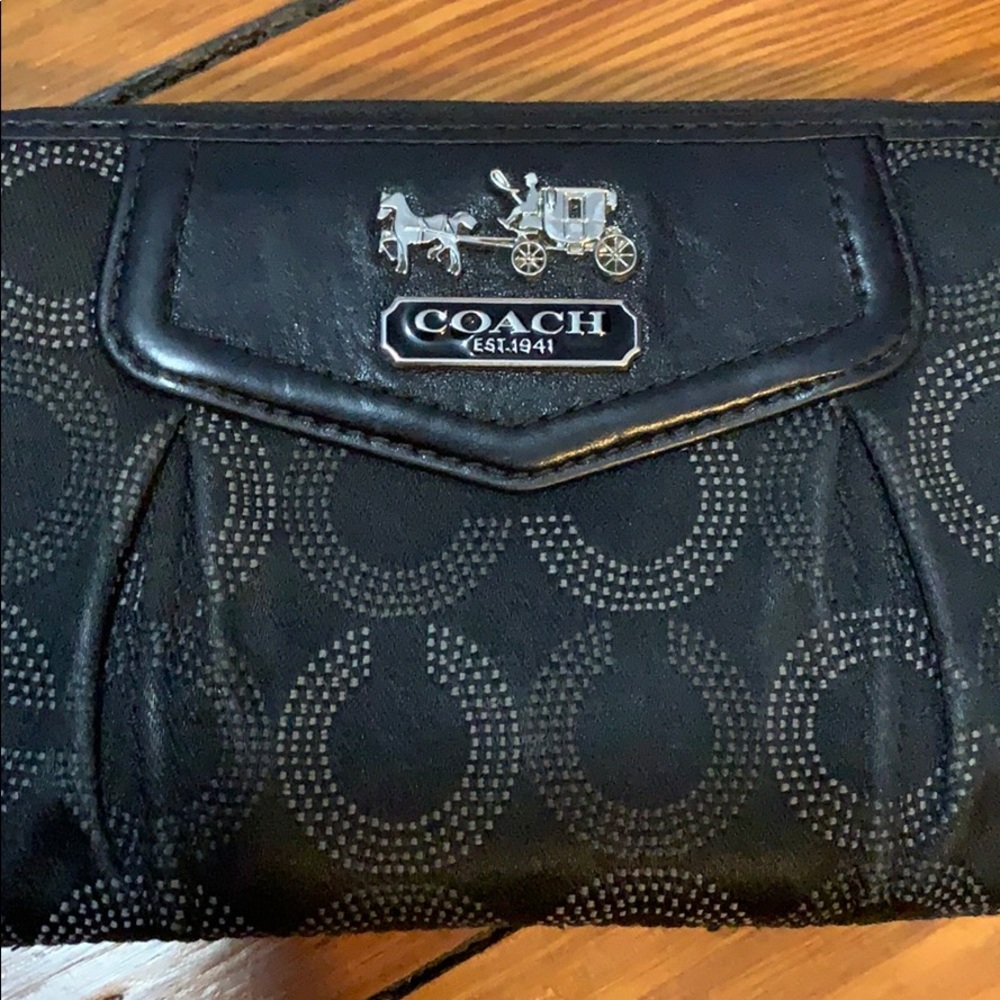 COACH Ashley dotted OP art zip around black wallet - Picture 3 of 8